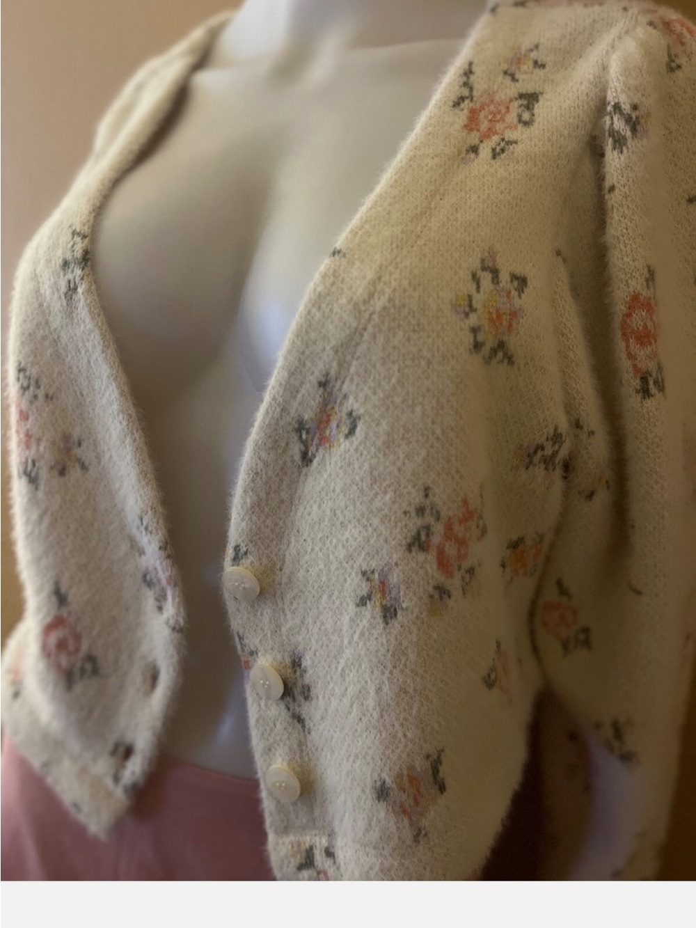 Daily Practice Cropped Floral Cardigan - Picture 3 of 3